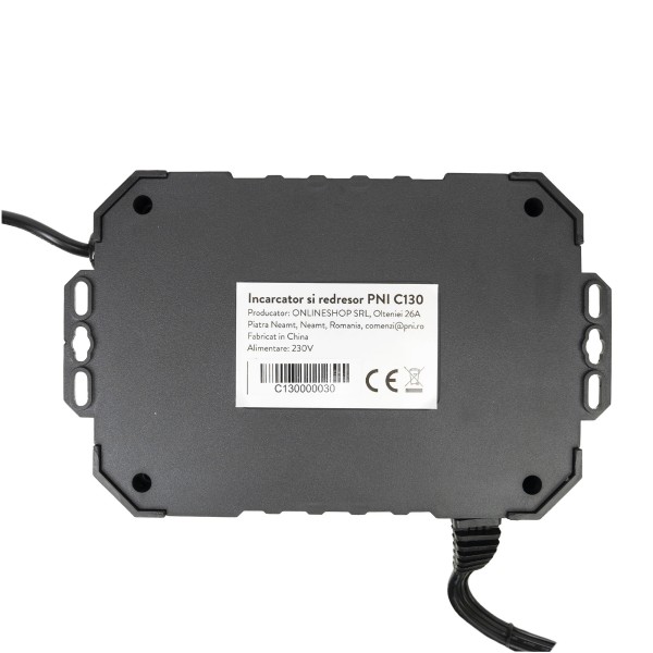 Hitri polnilec za akumulatorje C130