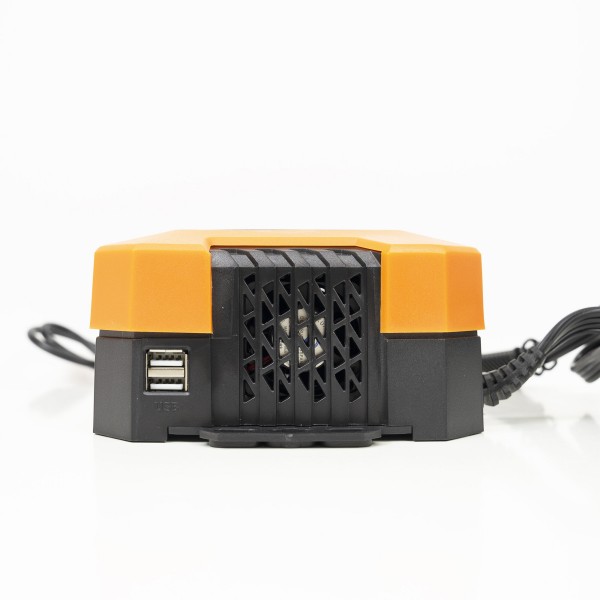 Hitri polnilec za akumulatorje C130