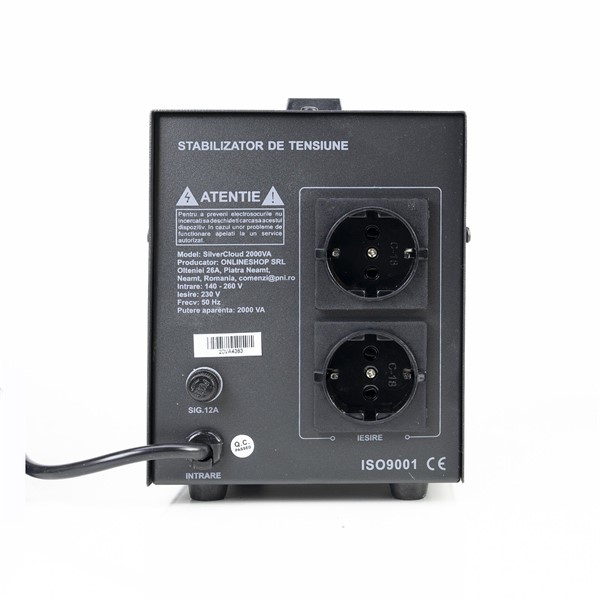 Stabilizator napetosti SilverCloud 2000VA 1200W 9.1A izhod 230V ± 10%